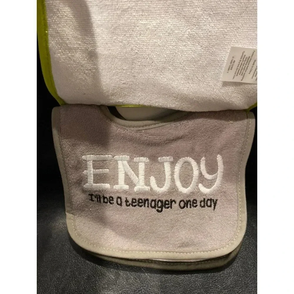 4 piece  bib set